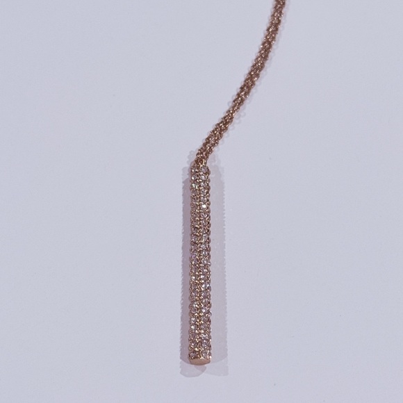 Jewelry - Elegant Gold Pendant Necklace